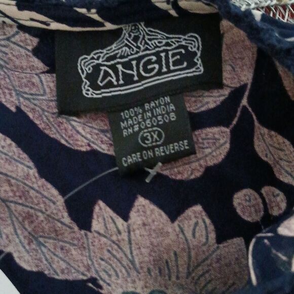 Angie navy ivory floral peasant vneck blouse Sz 3X NWT - Picture 5 of 6